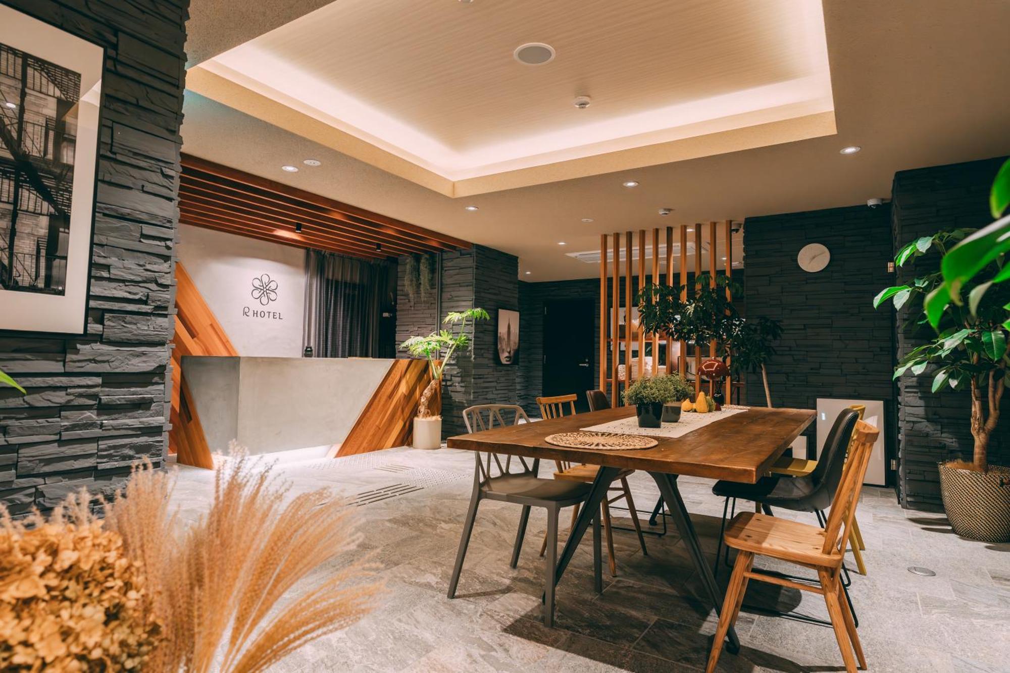 R Hotel Honmachi 大阪 外观 照片
